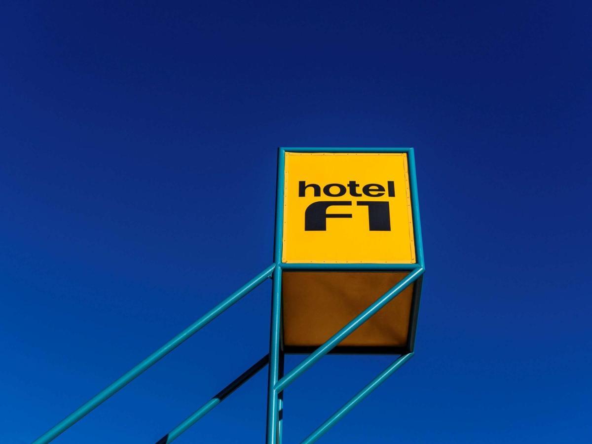 Hotelf1 Laval Changé Exteriér fotografie